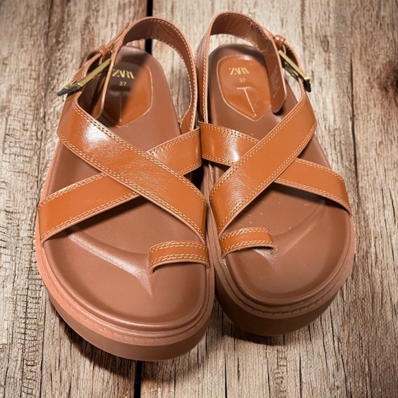 ZARA CROSSED STRAP FLAT SANDALS Size 6.5/7 US (37) - Picture 4 of 14